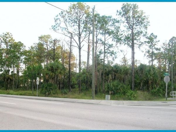 100 Golden Gate BLVD , NAPLES, FL 34120