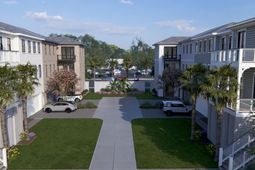 303 Queens Court photo 4