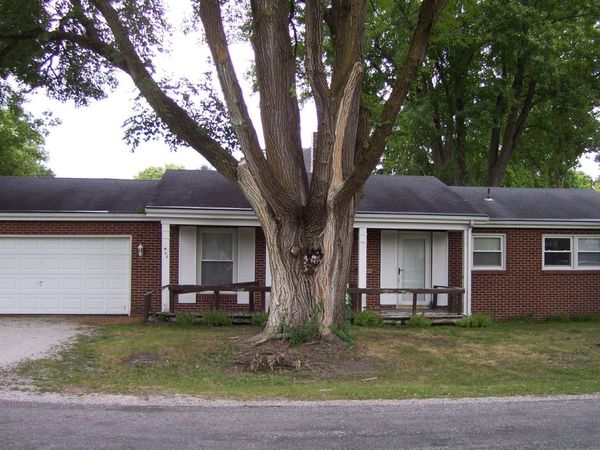400 S SANGAMON Street , Bement, IL 61813