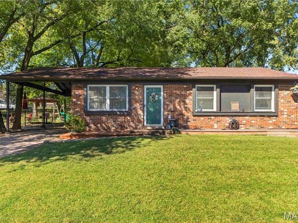 2910 Nantwich Lane, St Charles, MO 63301