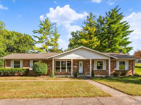 2916 Thrush Drive, St Charles, MO 63301