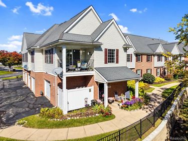 1066 Shiawassee Circle, Howell Township, Mi 48843