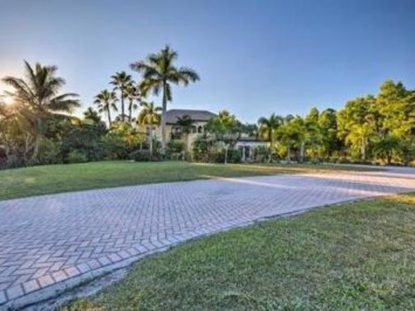 6425 Royal Palm Beach Boulevard, West Palm Beach, FL 33412