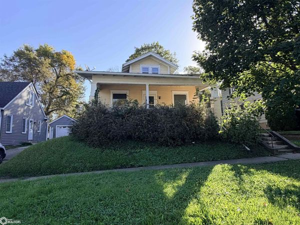 801 S 2nd Street, Fairfield, IA 52556