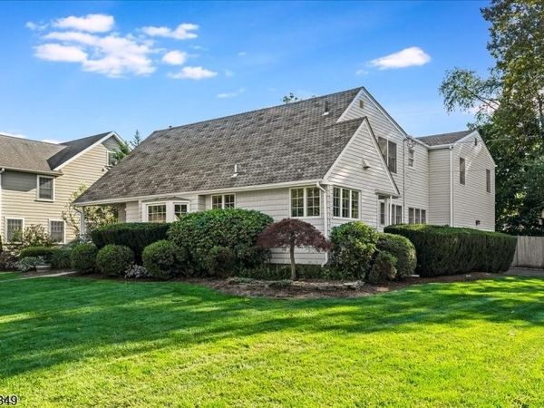 25 Richland Dr, Springfield, NJ 07081