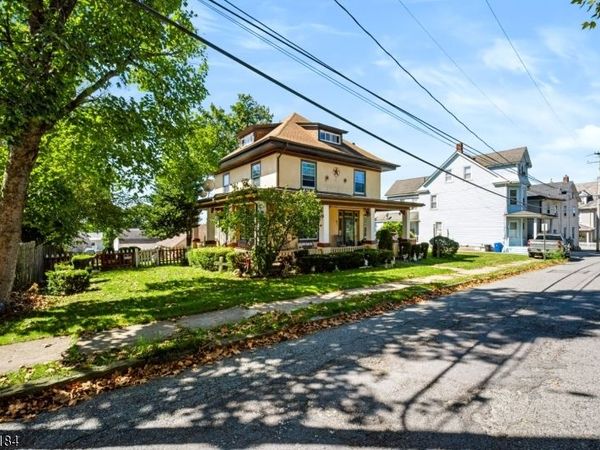 80 Chambers St, Phillipsburg, NJ 08865