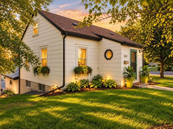 500 William Street, Excelsior, MN 55331