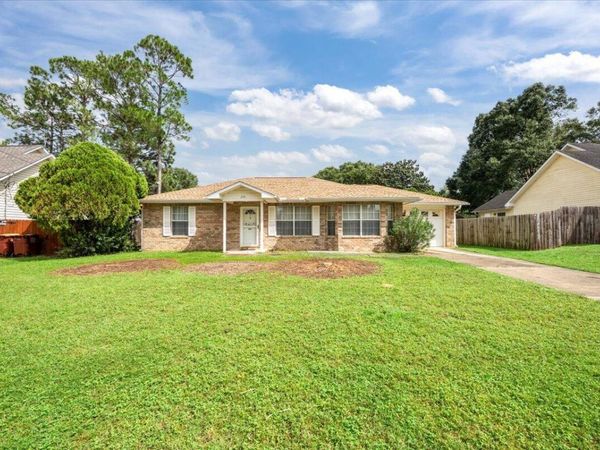 210 Water Oak Lane, Crestview, FL 32539