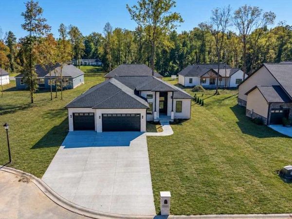 6249 Woodhill Lane, Terre Haute, IN 47803