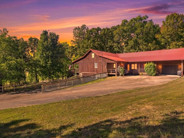 3880 Witty Ln , Hopkinsville, KY 42240