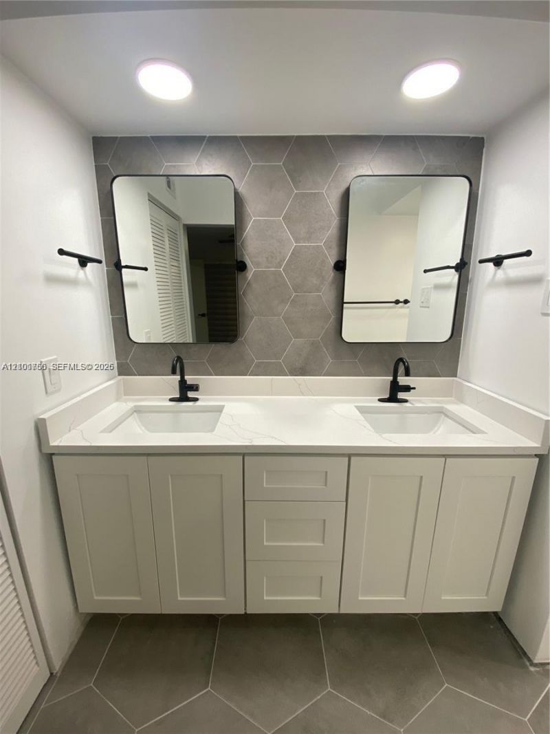8130 NW 15th Mnr , Unit 8130, Plantation, FL 33322 Photo