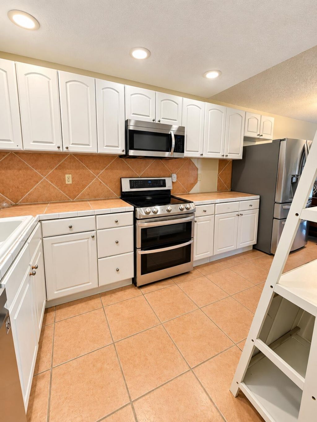 79901 Overseas Highway, Unit 220, Islamorada, FL 33036 Photo