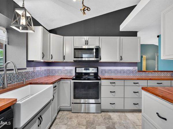 8920 W HATCHER Road, Peoria, AZ 85345