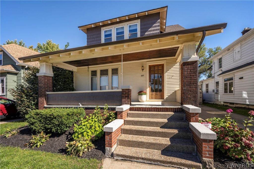 681 Parkside Avenue, Buffalo, NY 14216 Main Photo