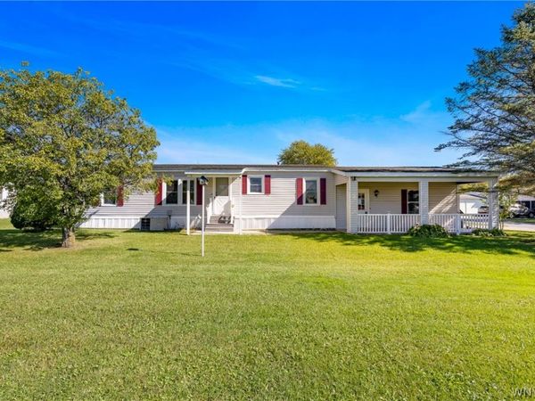 93 Golden Pond Est , Akron, NY 14001