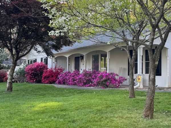 109 Yardley Court, Hendersonville, NC 28739