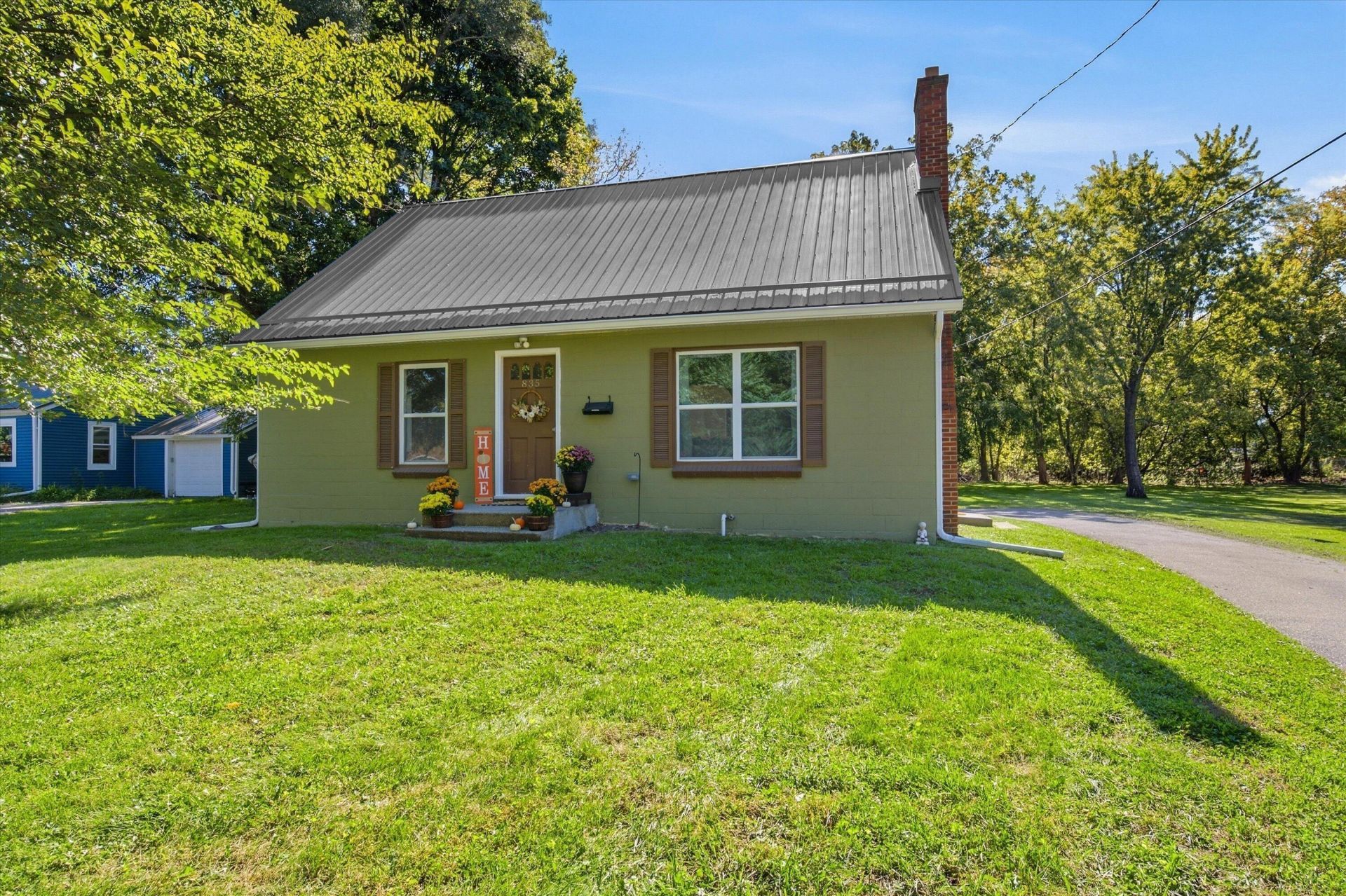 835 W Silver Lake Road, Fenton, MI 48430 Main Photo