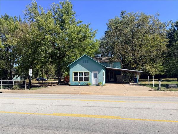605 Mount Olive Street , Siloam Springs, AR 72761
