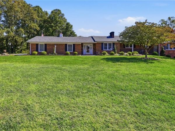 300 Oak Forest Circle , Millers Creek, NC 28651