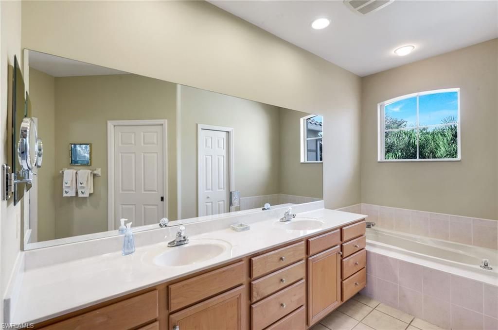 8470 Danbury Blvd , Unit 201, Naples, FL 34120 Photo