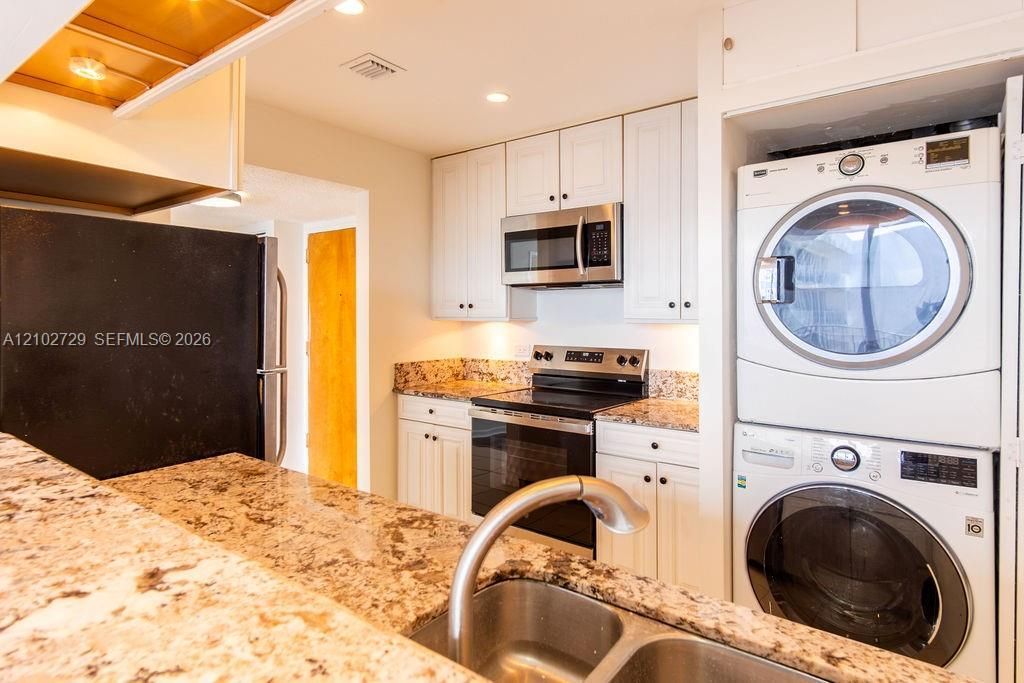 7601 E Treasure Dr, Unit PH124, North Bay Village, FL 33141 Photo