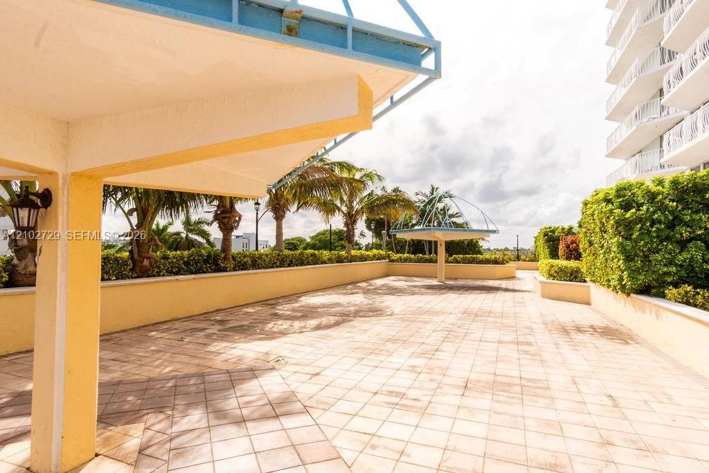 7601 E Treasure Dr, Unit PH124, North Bay Village, FL 33141 Photo
