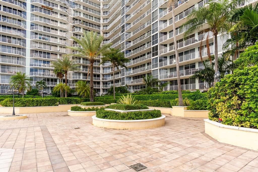 7601 E Treasure Dr, Unit PH124, North Bay Village, FL 33141 Photo