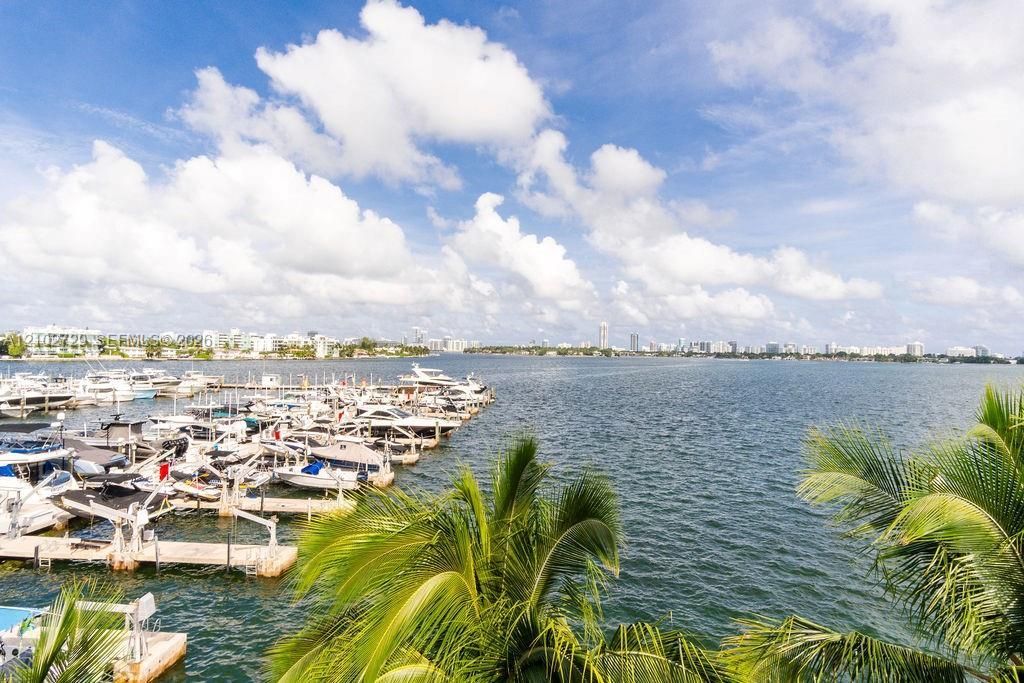 7601 E Treasure Dr, Unit PH124, North Bay Village, FL 33141 Photo