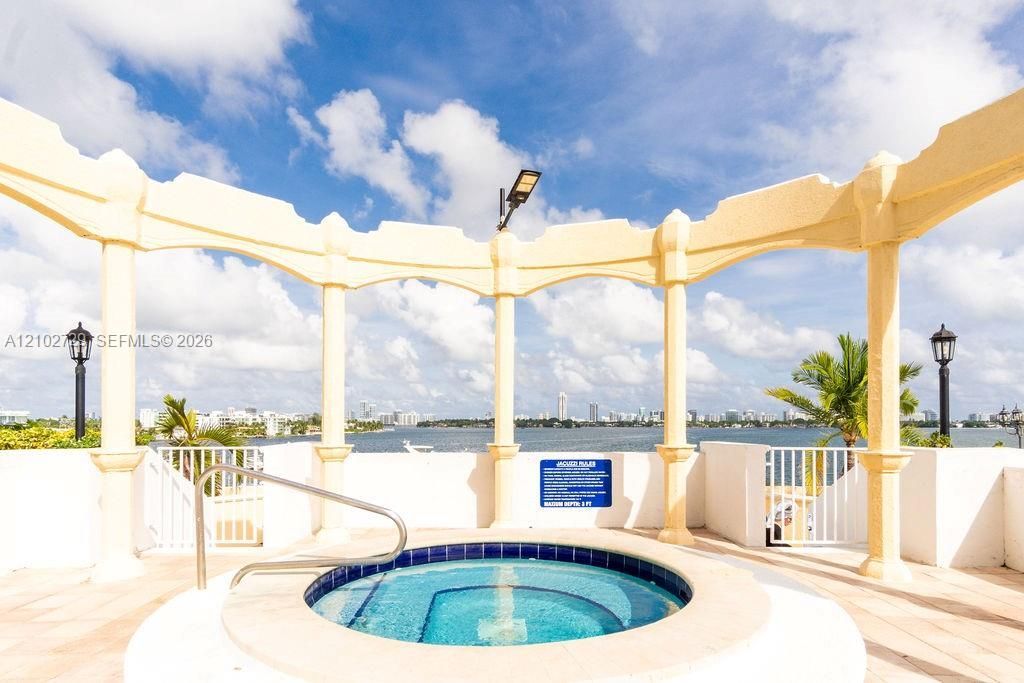 7601 E Treasure Dr, Unit PH124, North Bay Village, FL 33141 Photo