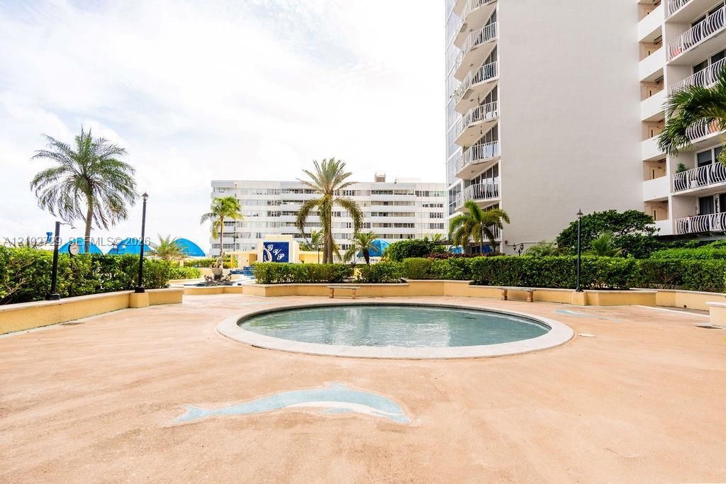 7601 E Treasure Dr, Unit PH124, North Bay Village, FL 33141 Photo