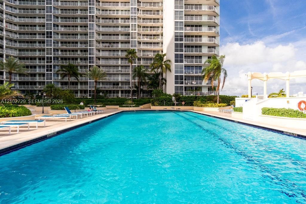 7601 E Treasure Dr, Unit PH124, North Bay Village, FL 33141 Photo
