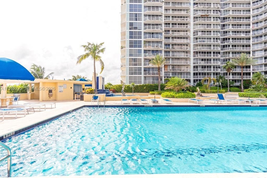 7601 E Treasure Dr, Unit PH124, North Bay Village, FL 33141 Photo