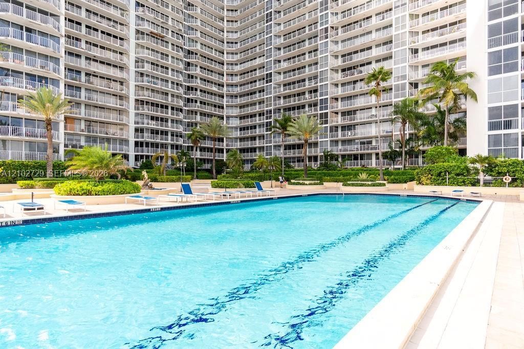 7601 E Treasure Dr, Unit PH124, North Bay Village, FL 33141 Photo