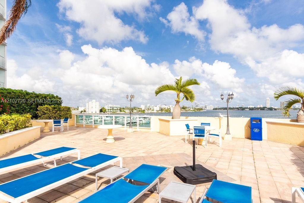 7601 E Treasure Dr, Unit PH124, North Bay Village, FL 33141 Photo