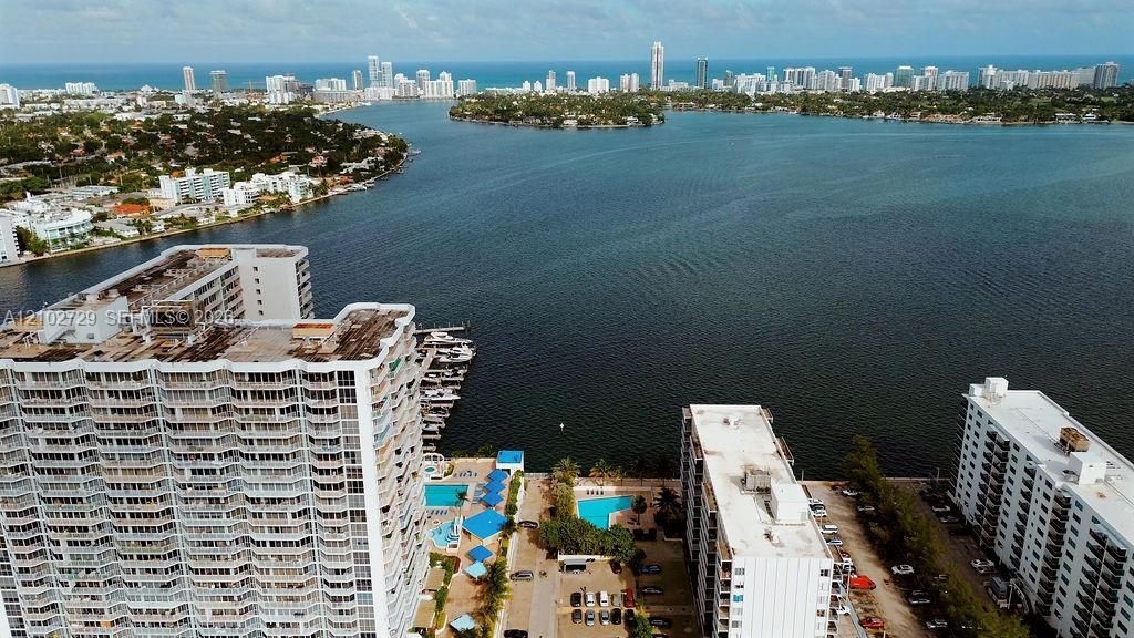 7601 E Treasure Dr, Unit PH124, North Bay Village, FL 33141 Photo