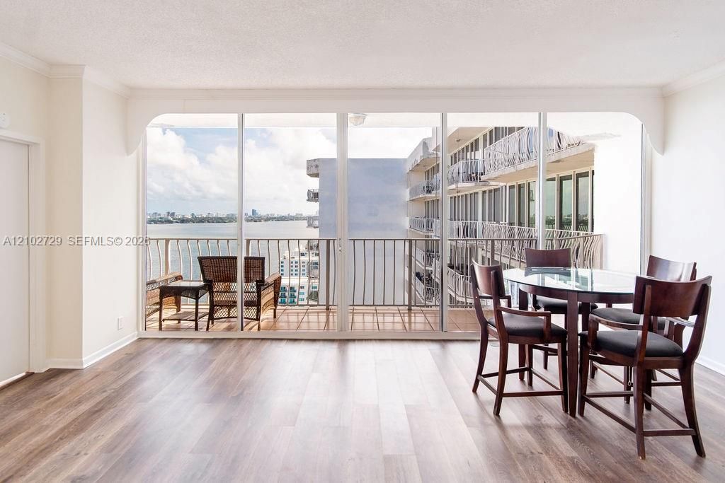 7601 E Treasure Dr, Unit PH124, North Bay Village, FL 33141 Photo
