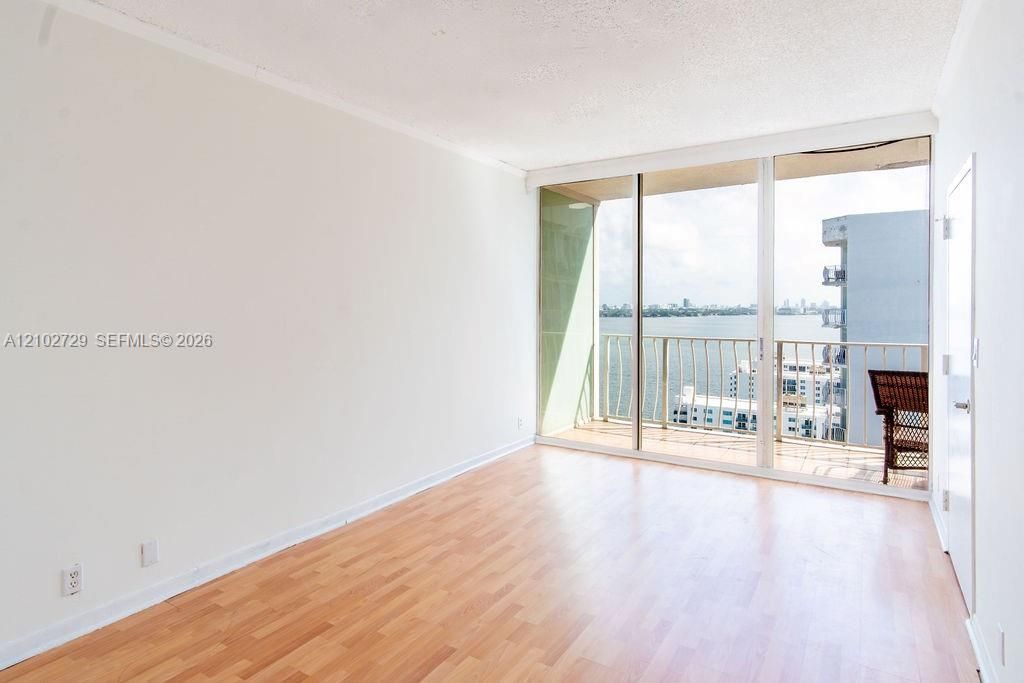 7601 E Treasure Dr, Unit PH124, North Bay Village, FL 33141 Photo