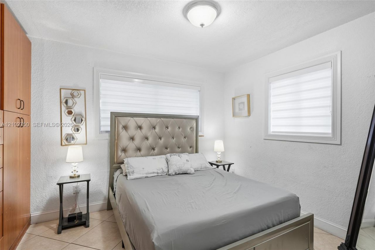 13996 Lake Lure Ct, Miami Lakes, FL 33014 Photo