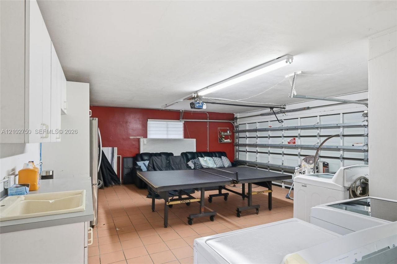 13996 Lake Lure Ct, Miami Lakes, FL 33014 Photo