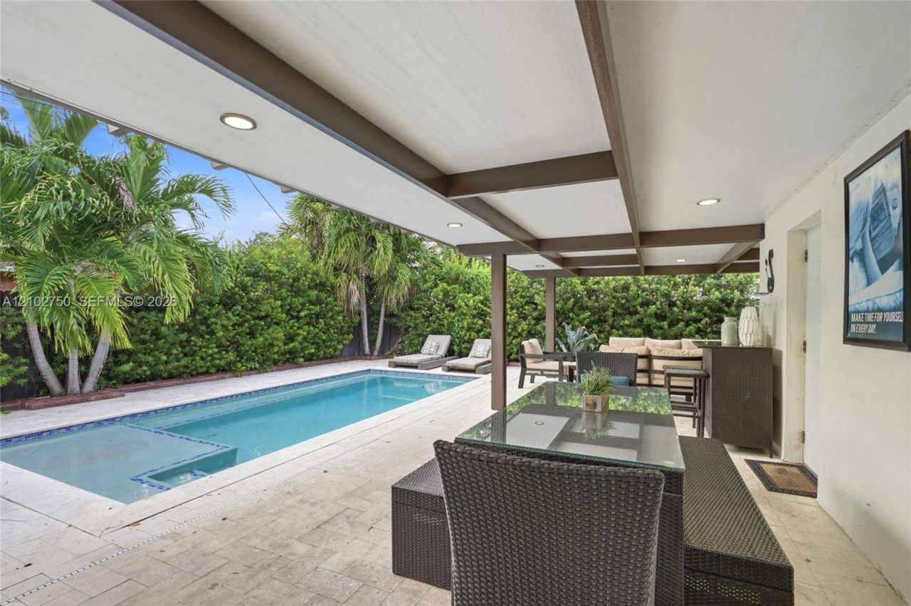13996 Lake Lure Ct, Miami Lakes, FL 33014 Photo
