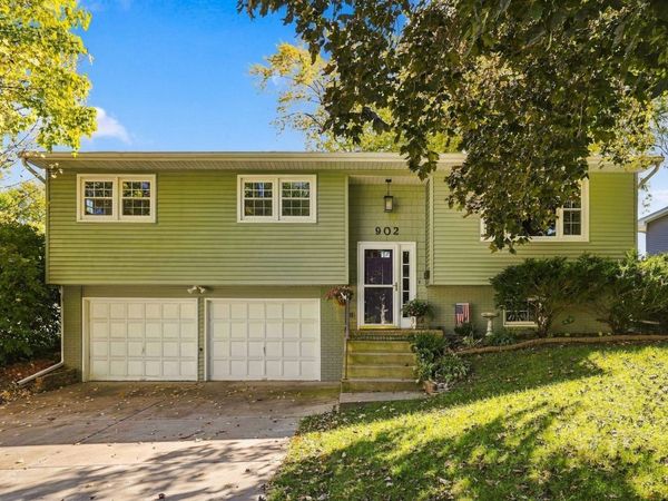 902 25th Avenue , East Moline, IL 61244