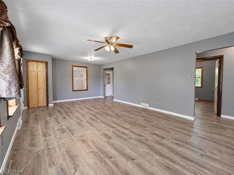 3236 N Pleasant Drive, East Palestine, OH 44413 Photo 7