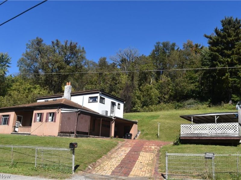 614 Columbus Avenue, Martins Ferry, OH 43935 Photo 1