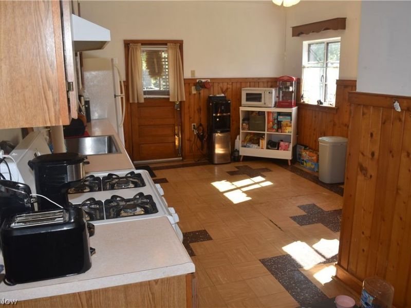 614 Columbus Avenue, Martins Ferry, OH 43935 Photo 2