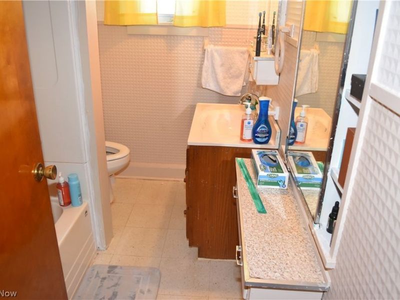 614 Columbus Avenue, Martins Ferry, OH 43935 Photo 8