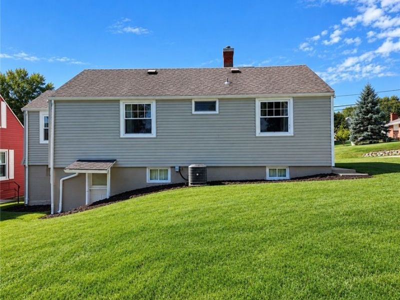 167 N Sugar Street, Saint Clairsville, OH 43950 Photo 3