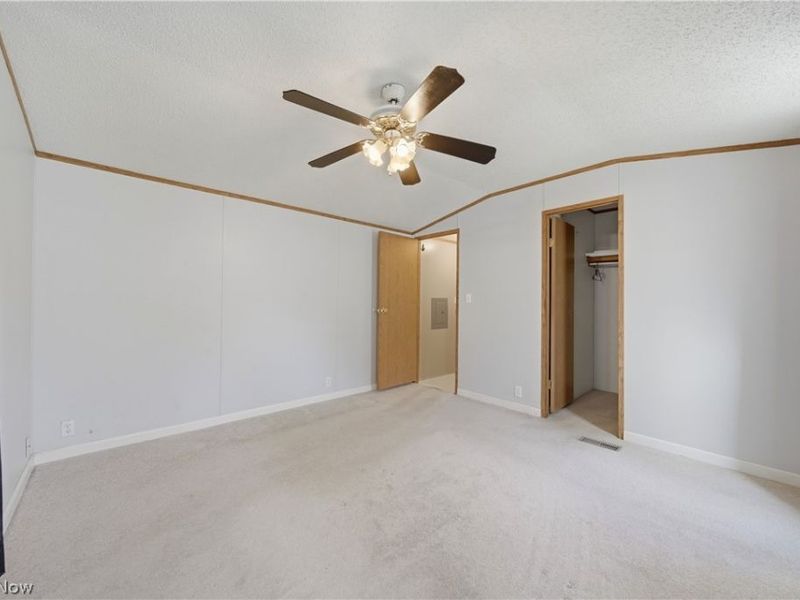 1233 Monterey Boulevard NW, North Canton, OH 44720 Photo 10