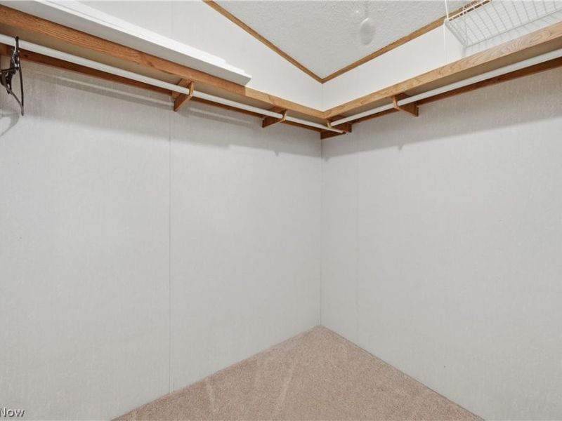 1233 Monterey Boulevard NW, North Canton, OH 44720 Photo 14