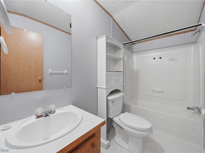 1233 Monterey Boulevard NW, North Canton, OH 44720 Photo 16