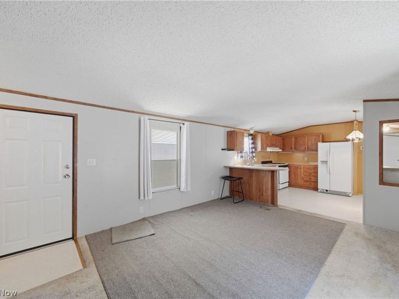 1233 Monterey Boulevard NW, North Canton, OH 44720 Photo 2